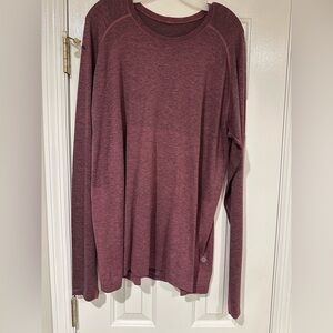 Lululemon long sleeve athletic T-shirt